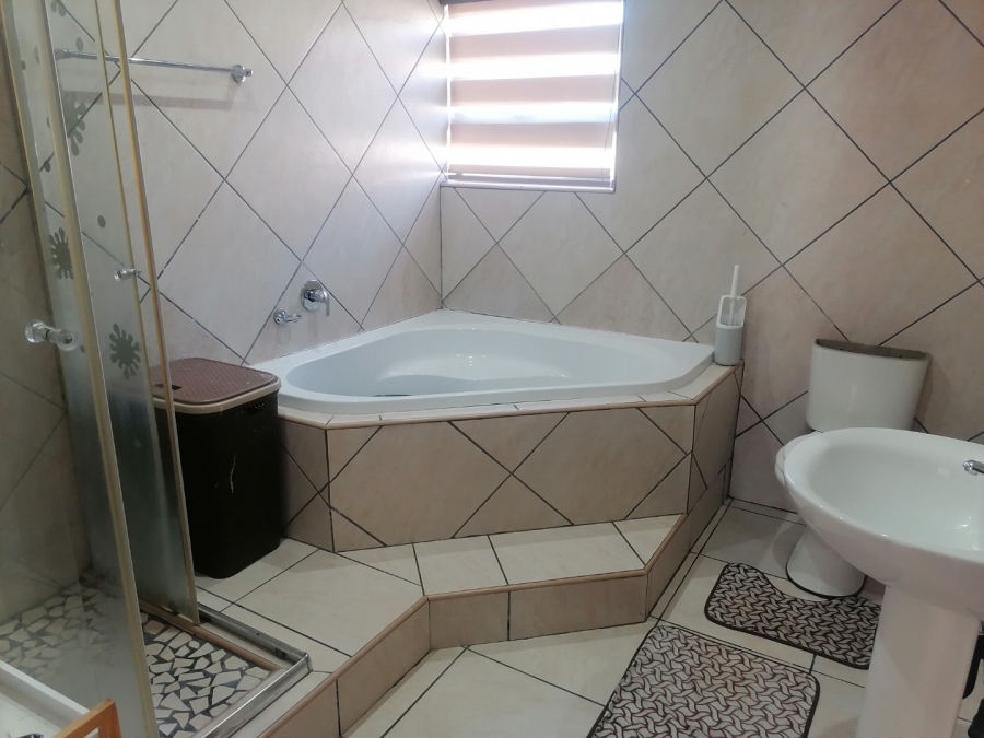 3 Bedroom Property for Sale in Hillside Free State